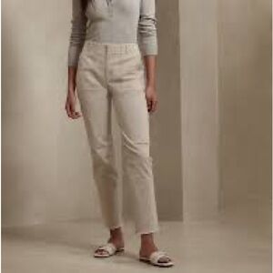Banana Republic tan authentic chino girlfriend fit size 2 tall